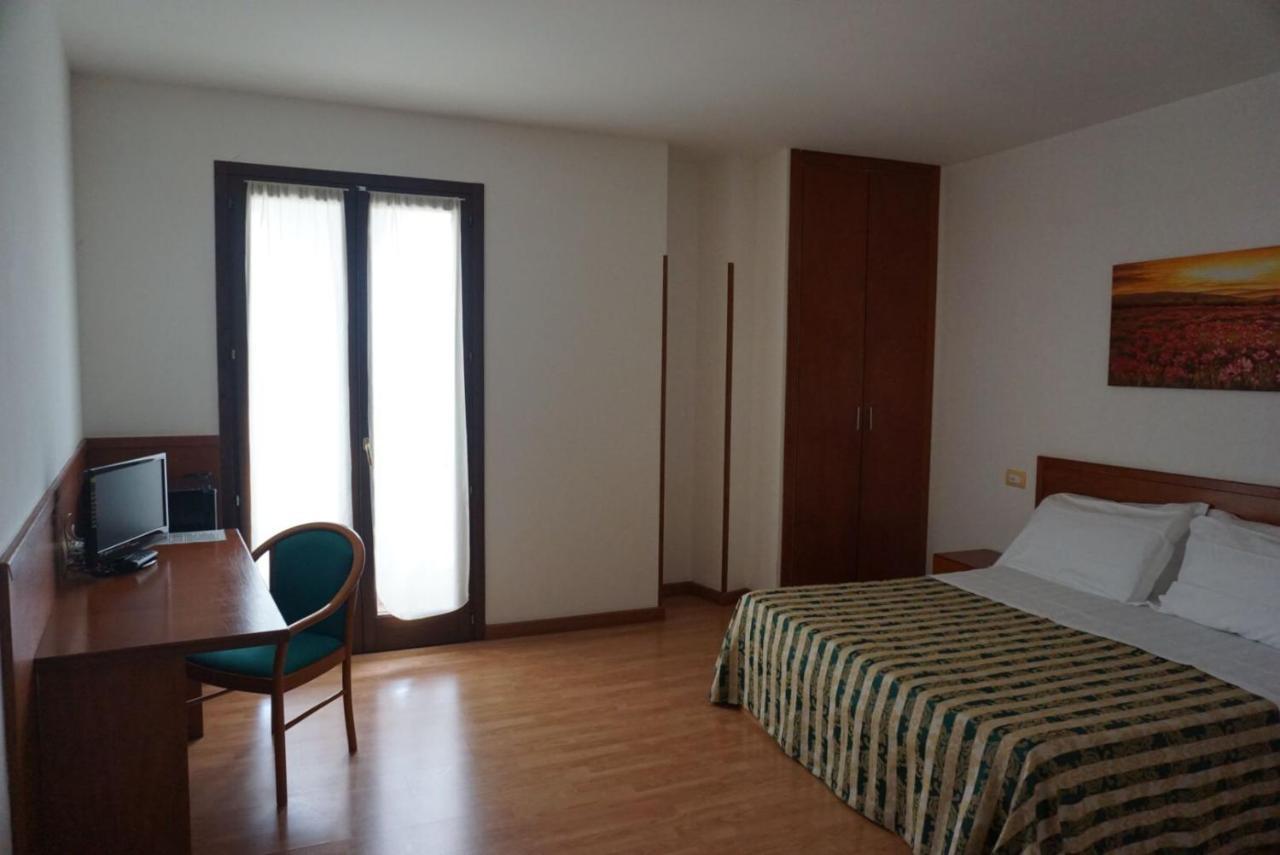 Hotel Nicolaj Полиньяно-а-Маре Экстерьер фото
