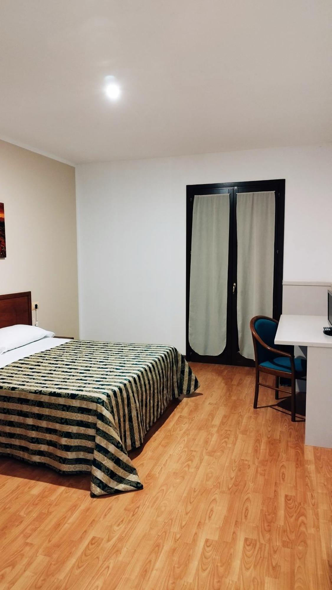 Hotel Nicolaj Полиньяно-а-Маре Экстерьер фото